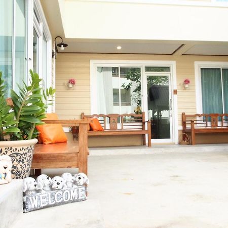Romyen Cafe' Homestay Ayutthaya Extérieur photo