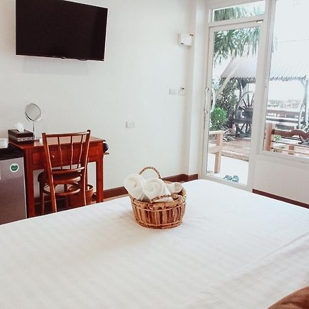 Romyen Cafe' Homestay Ayutthaya Extérieur photo