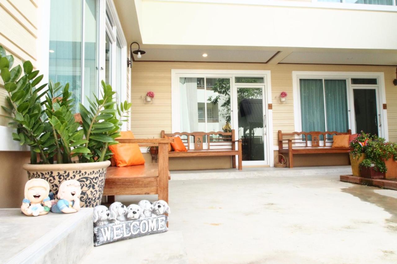 Romyen Cafe' Homestay Ayutthaya Extérieur photo