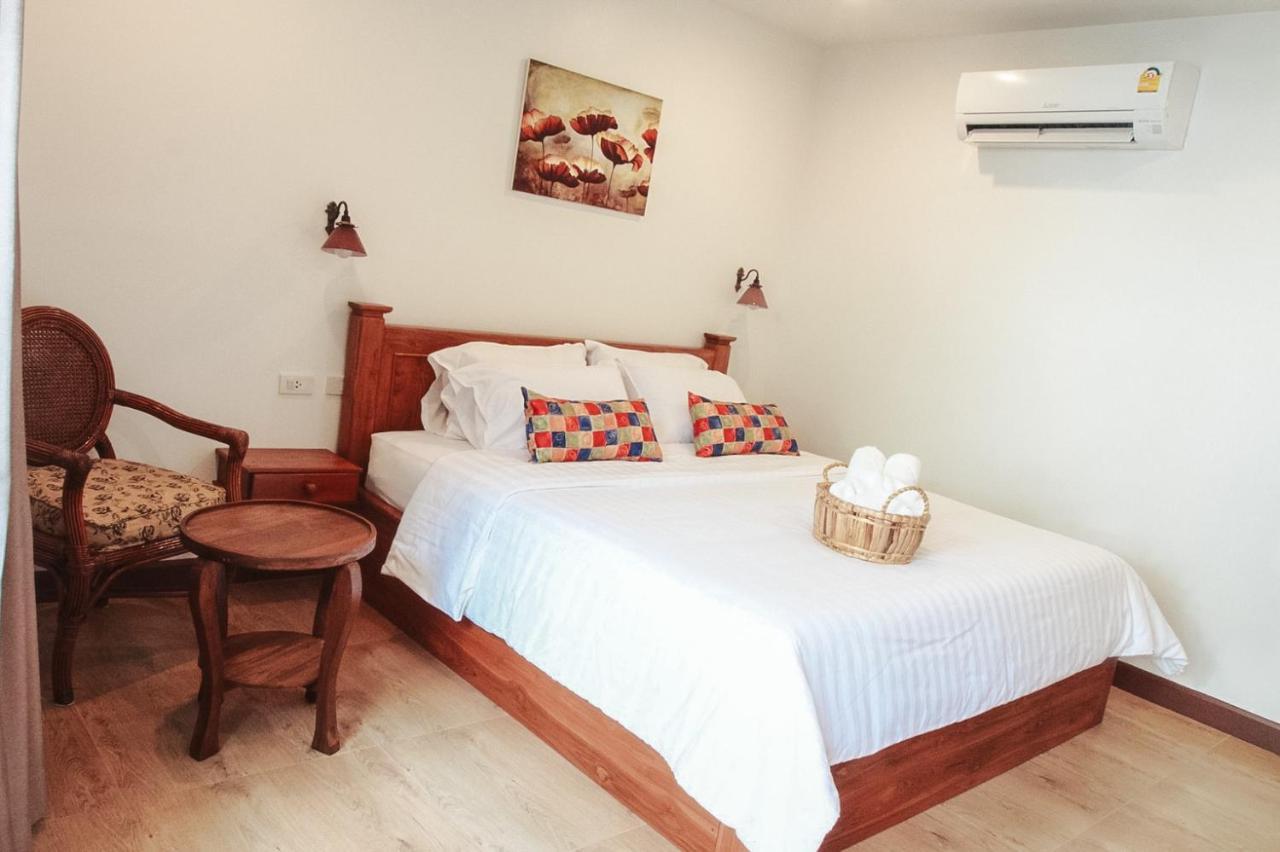 Romyen Cafe' Homestay Ayutthaya Extérieur photo