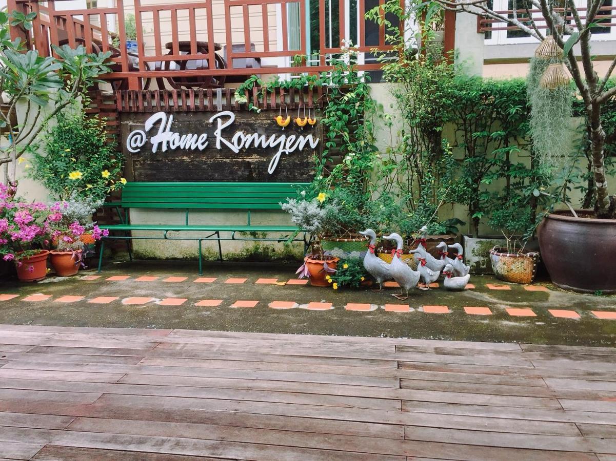 Romyen Cafe' Homestay Ayutthaya Extérieur photo