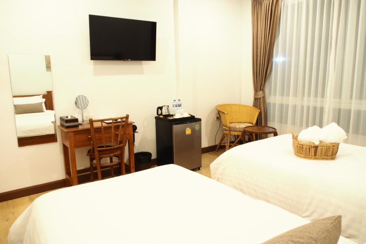 Romyen Cafe' Homestay Ayutthaya Extérieur photo