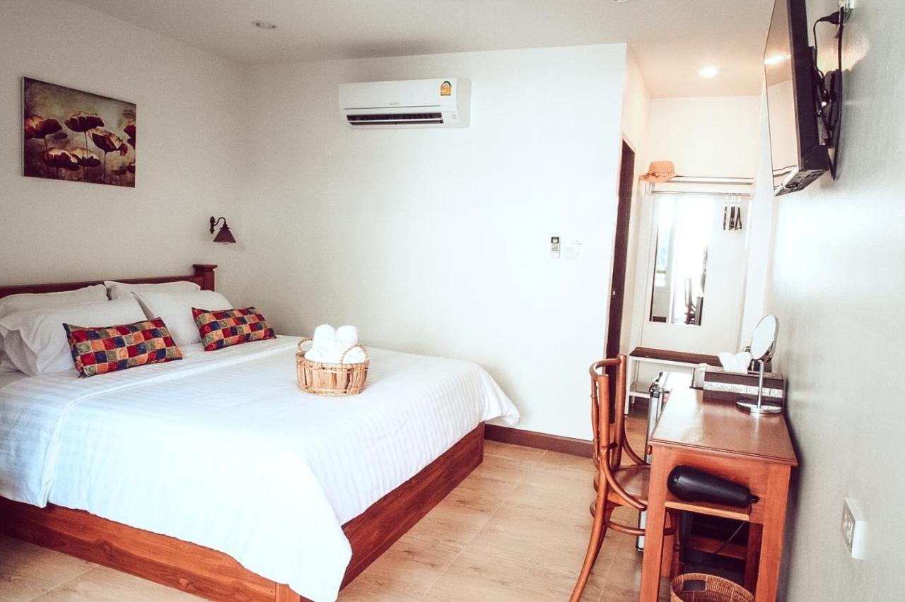 Romyen Cafe' Homestay Ayutthaya Extérieur photo