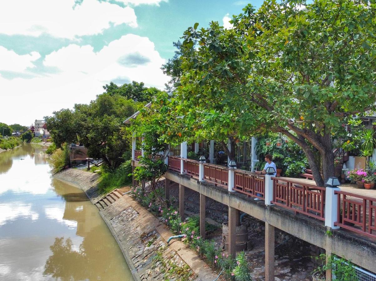 Romyen Cafe' Homestay Ayutthaya Extérieur photo